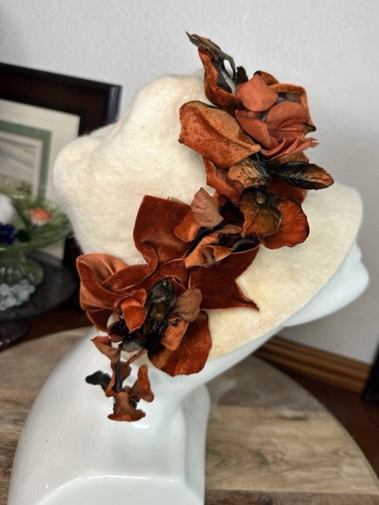 White Cloche Hat, Polar Pure Made In Italy Classic 20s Flapper Florals main image 6